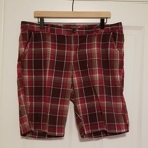 Old Navy Bermuda Shorts maroon plaid